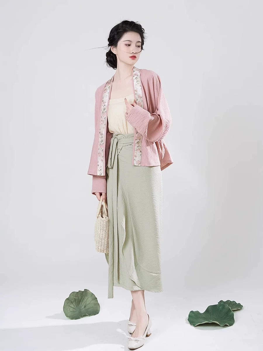 Song Dynasty Modern Hanfu Set with Winged Sleeve Top and Spiral Skirt - Autumn Lotus 秋荷 (Preorder)