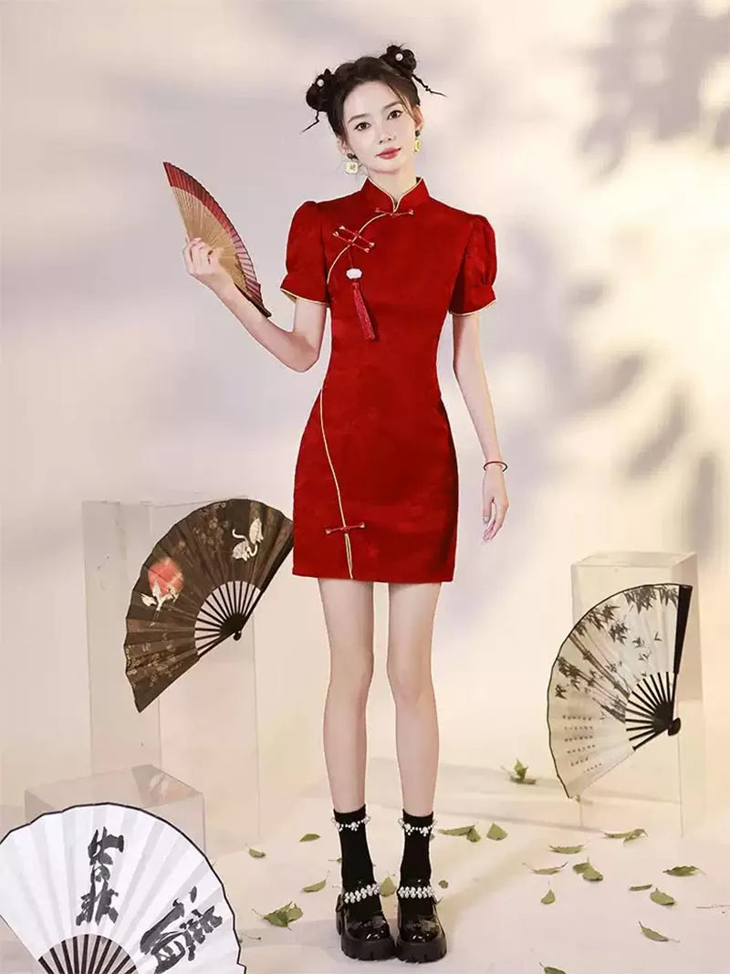 Elegant Qipao Dress Red – Modern Chinese Wedding and Party Dress
