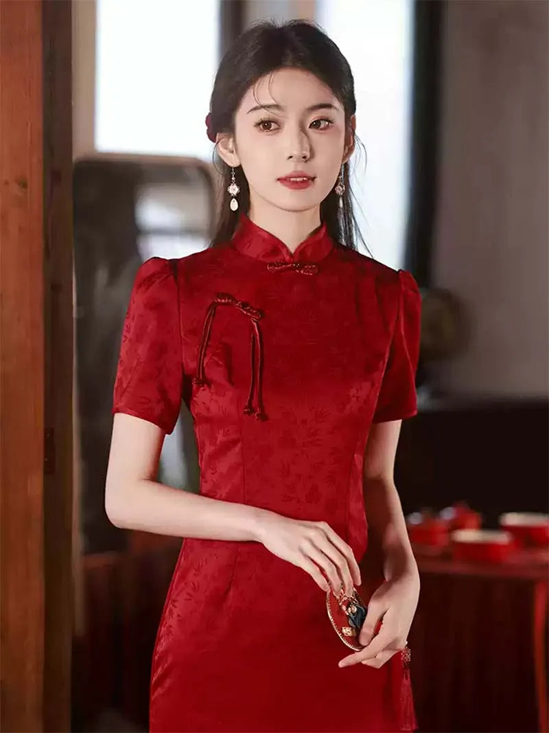 Red qipao traditional Chinese wedding dress for bride, elegant gown for engagement and wedding ceremonies