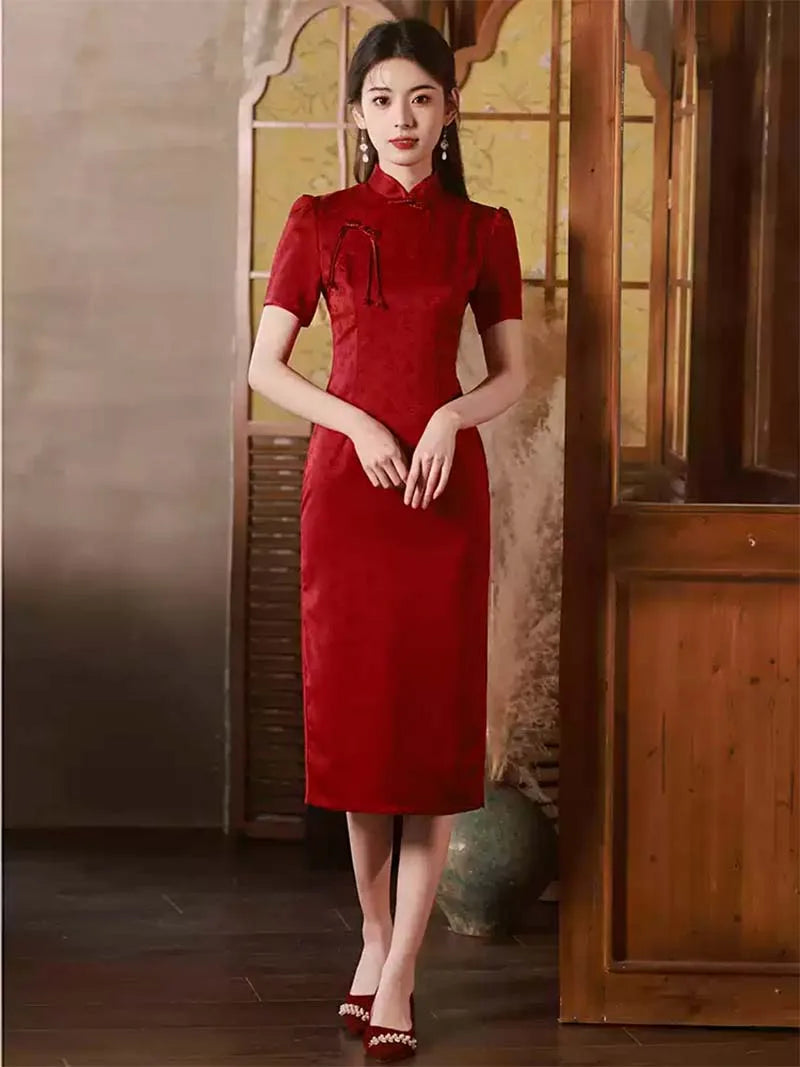 Red qipao traditional Chinese wedding dress for bride, elegant gown for engagement and wedding ceremonies