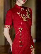 Red qipao dress bridal toast gown with elegant embroidery and slim waist design