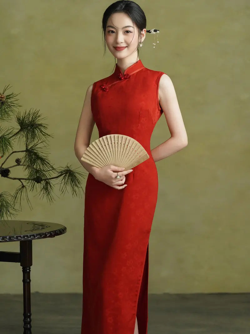 Red Jacquard Sleeveless Qipao Cheongsam Dress| Crimson Bliss