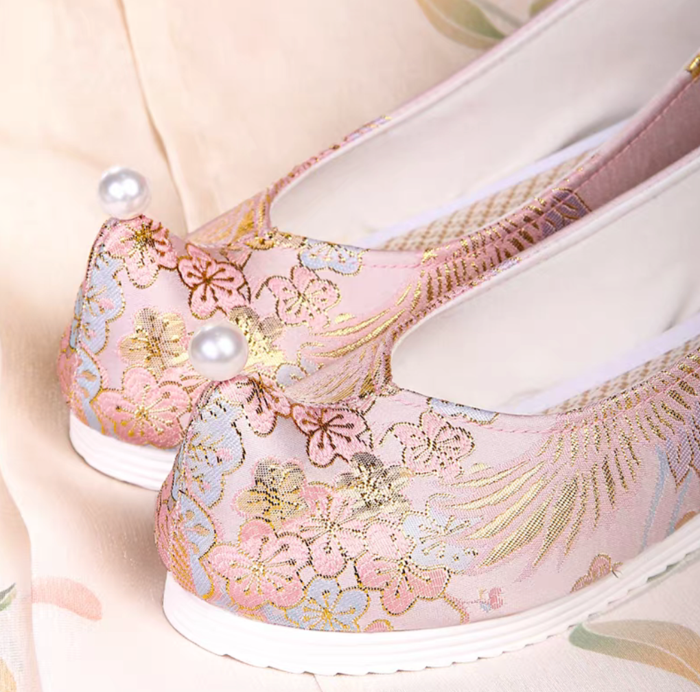Powder Blossoms Traditional Chinese Hanfu Shoes