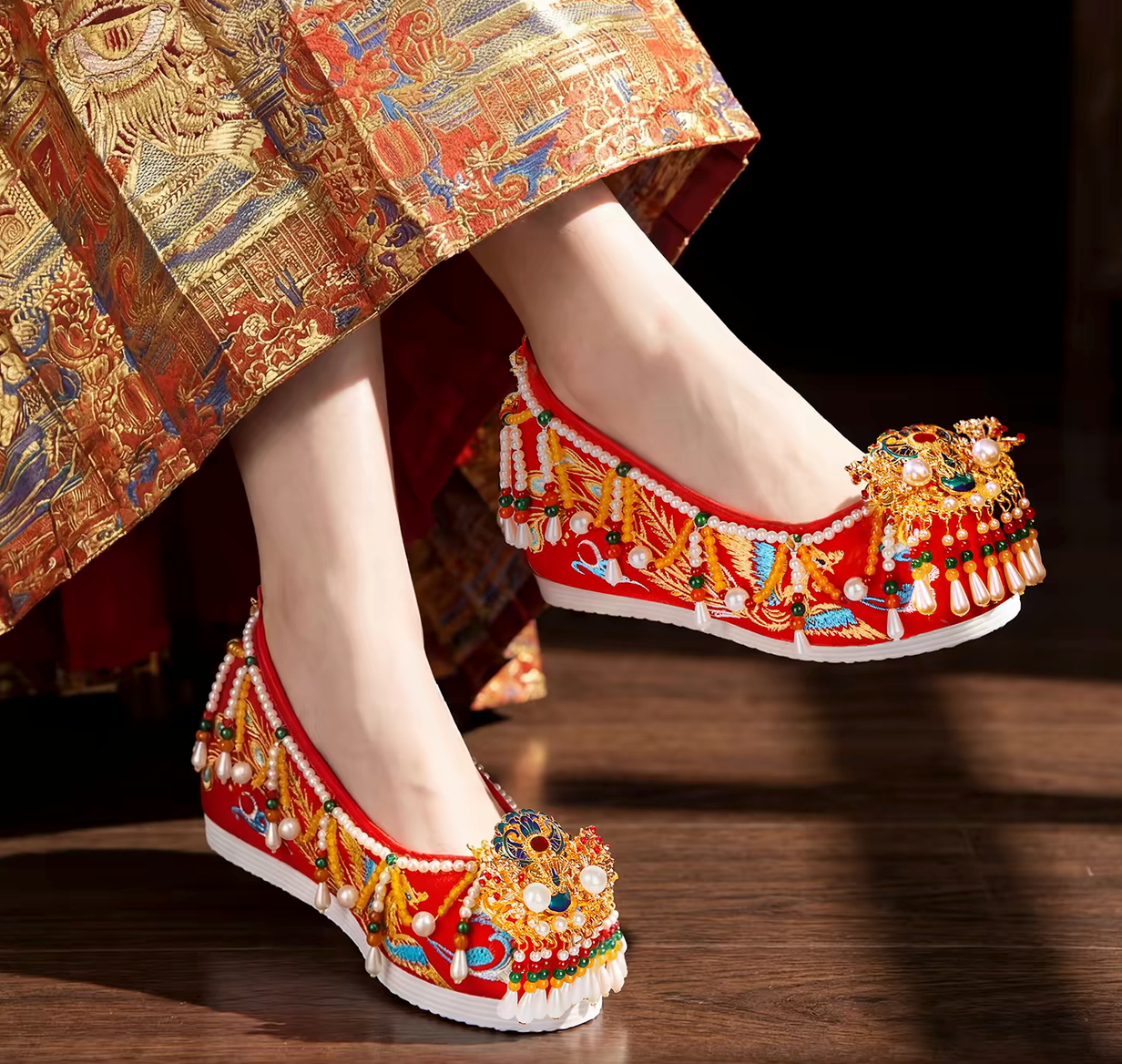 Golden Flowers Traditional Chinese Bridal Hanfu Shoes