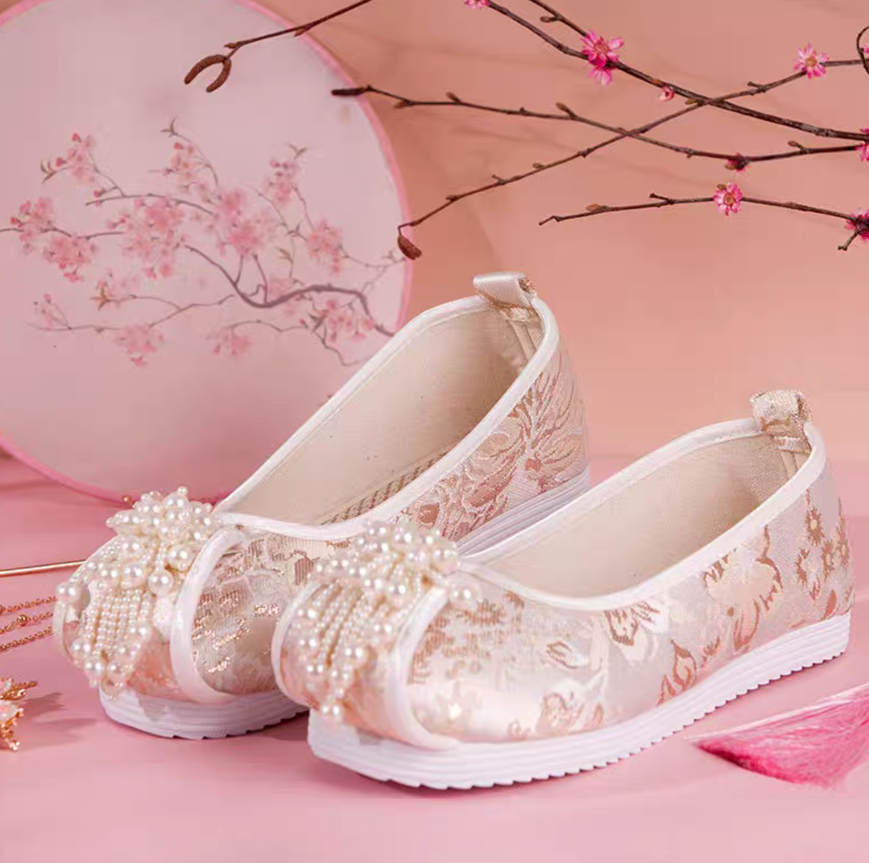 Pearls Traditional Chinese Hanfu Shoes