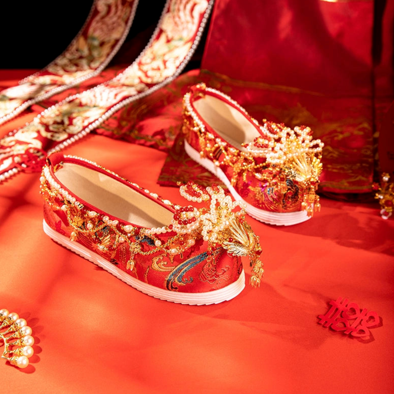 Fragrant Flowers Traditional Chinese Bridal Hanfu Shoes