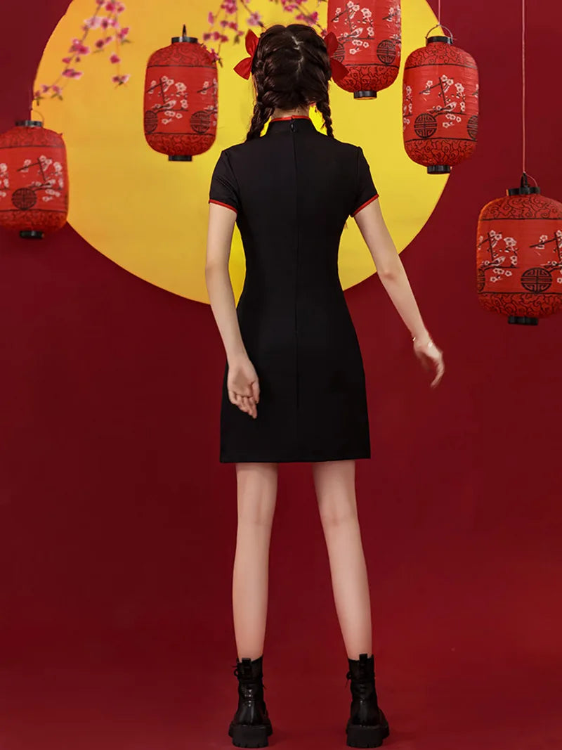 Short Cheongsam in black and red with festive Chinese lady pattern