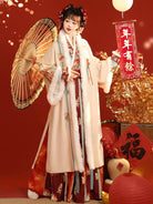 Song dynasty hanfu winter outfit with fur collar embroidery and pleated skirt