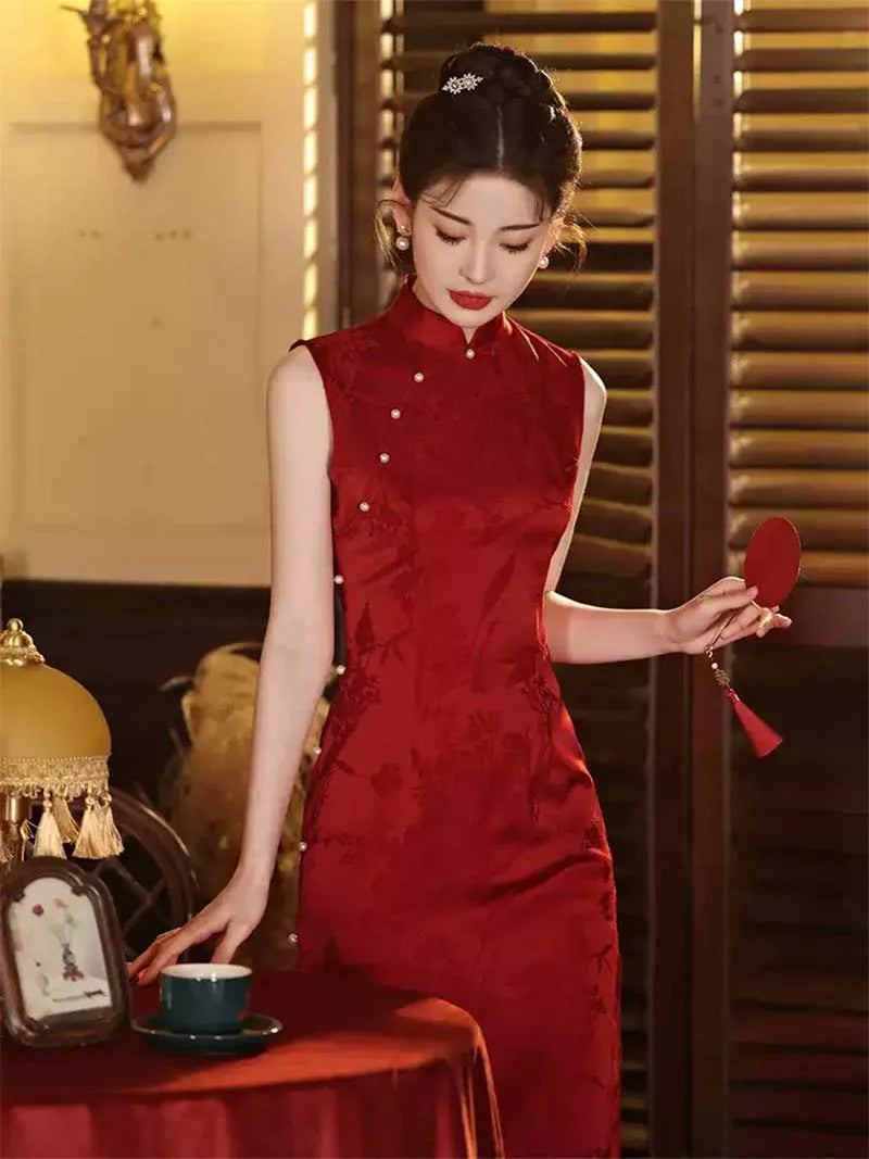 Wedding Qipao | Elegant Red Sleeveless Cheongsam for Bride & Engagement