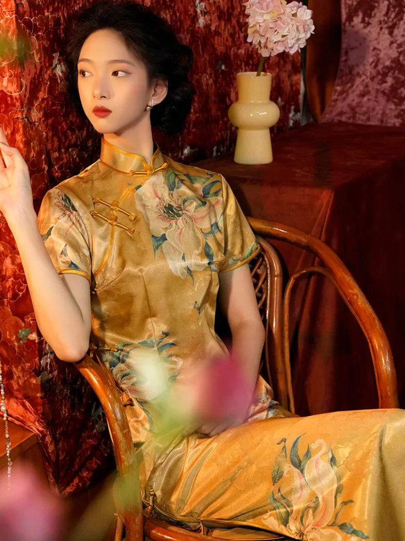 Yellow Cheongsam long dress with modern design and breathable fabric