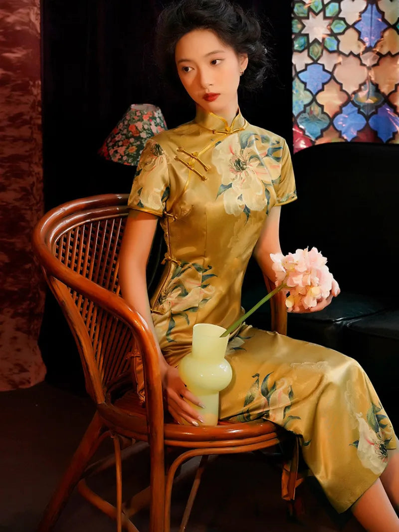 Yellow Cheongsam long dress with modern design and breathable fabric