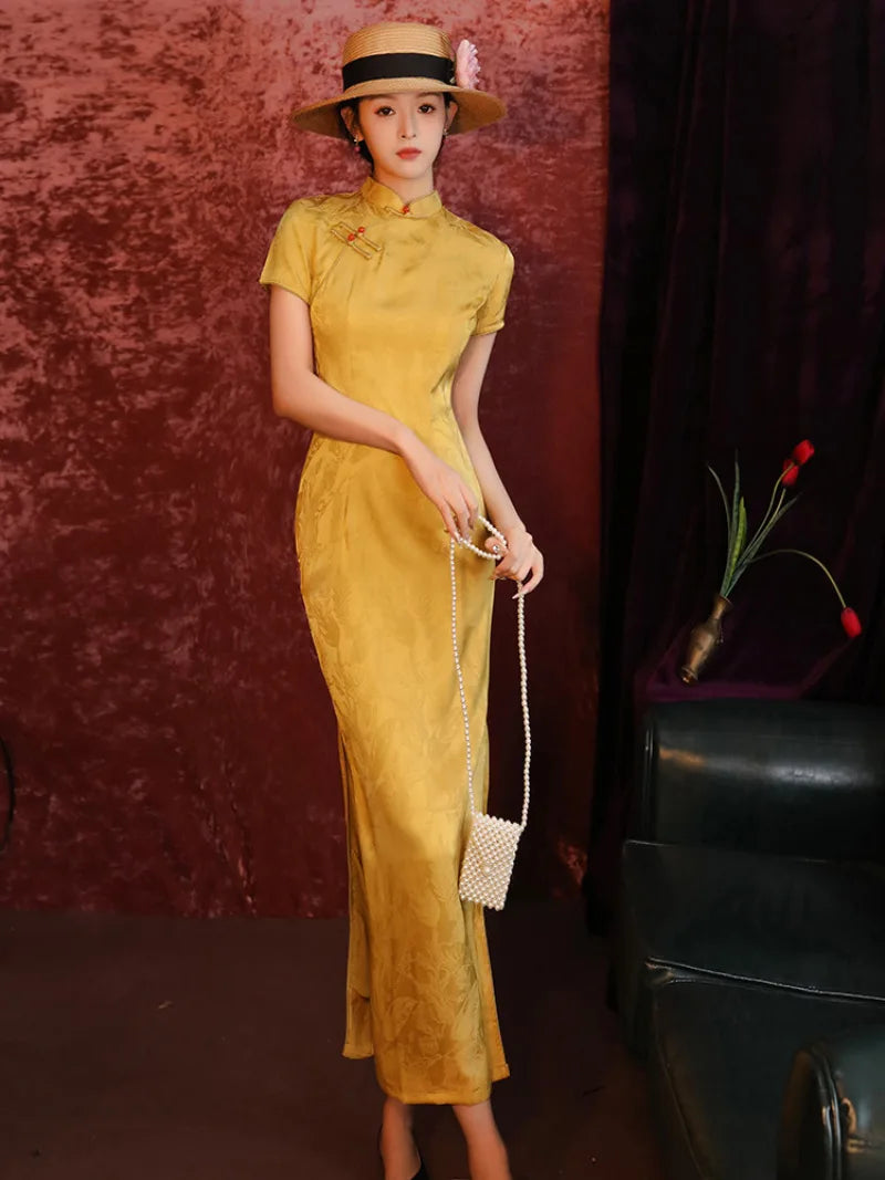 Yellow qipao dress with vintage Chinese style, elegant slim fit red qipao dress look