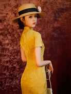 Yellow qipao dress with vintage Chinese style, elegant slim fit red qipao dress look