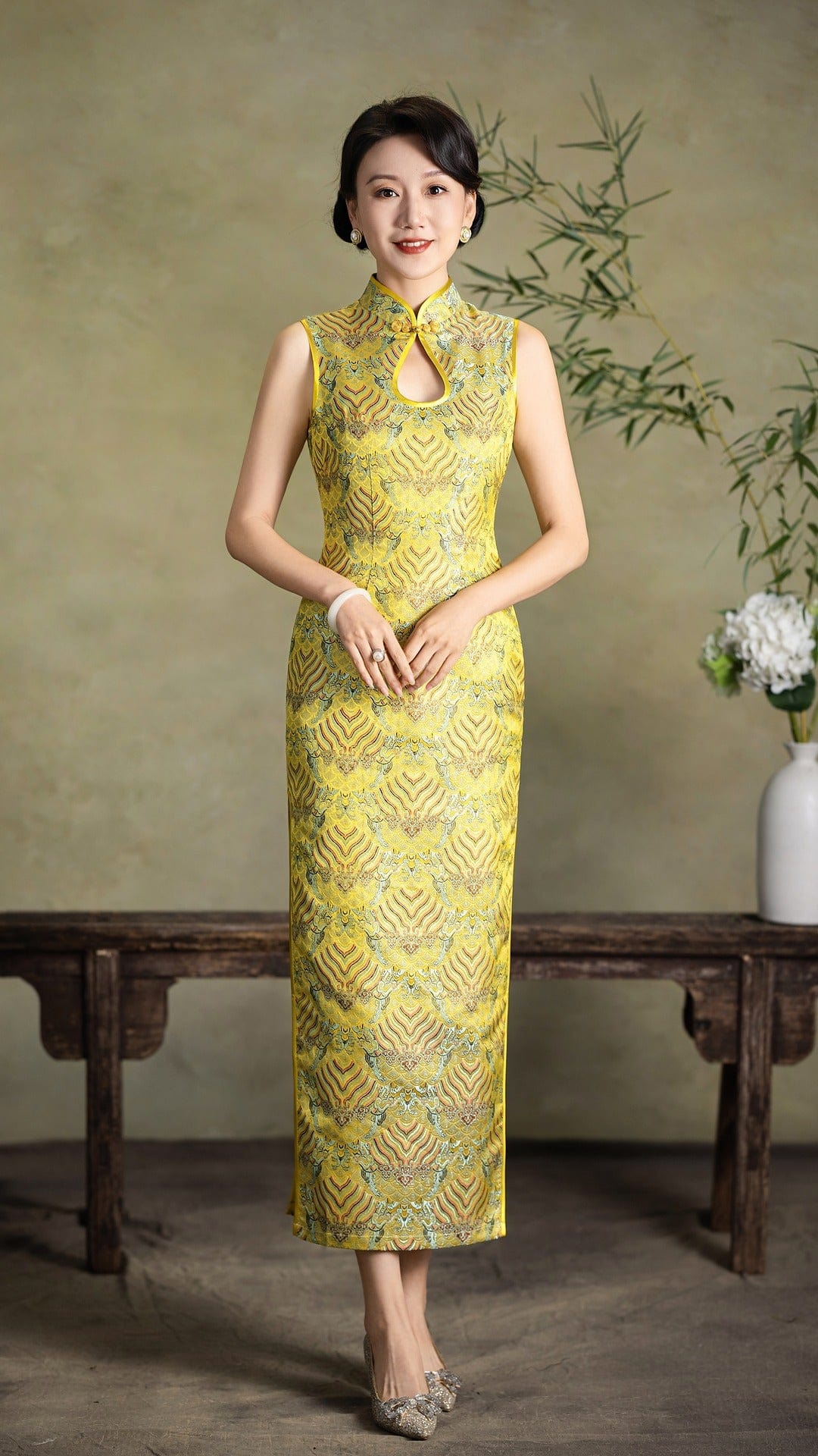 Exclusive designer collection, wave pattern, water drop collar long Qipao