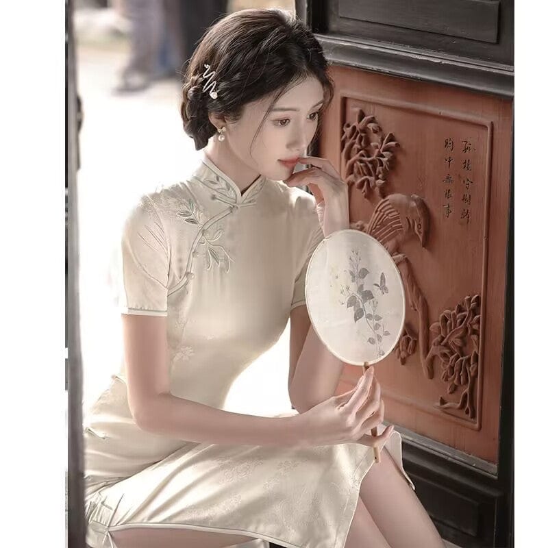 Hualuo jacquard, beige midi Cheongsam