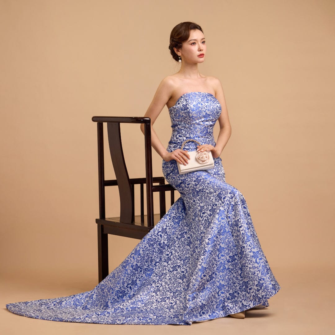 Exclusive designer collection，Blue and white porcelain, tube brocade fishtail cheongsam