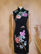 19 mome mulberry silk, floral embroidery black midi Cheongsam