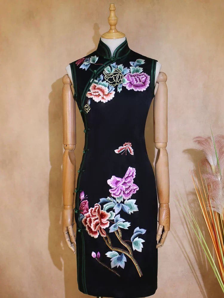 19 mome mulberry silk, floral embroidery black midi Cheongsam
