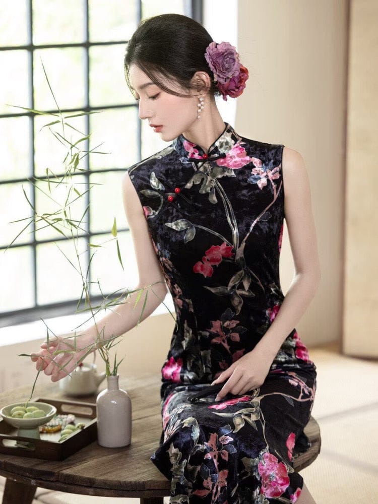 Elegant Admiration Lotus pattern velvet long Cheongsam