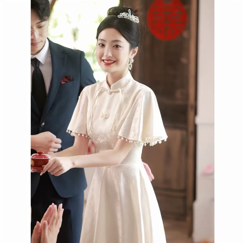 Luna Pearl-Trimmed Flounce Sleeve Midi Cheongsam | Bridal Qipao