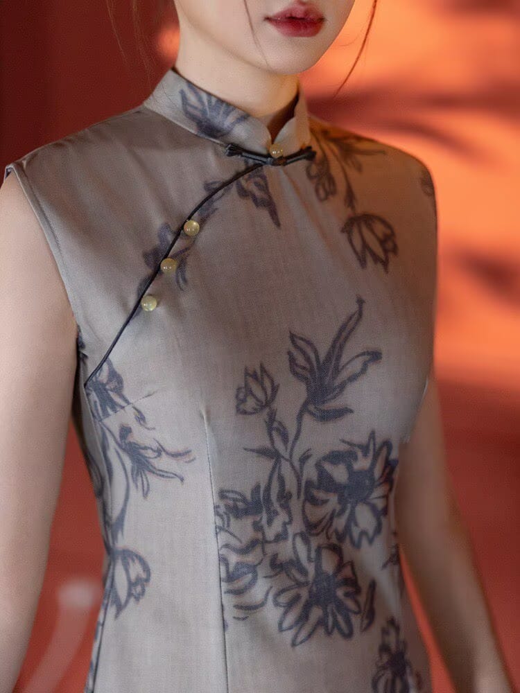 Anna's Sleeveless Vintage Floral Midi Cheongsam
