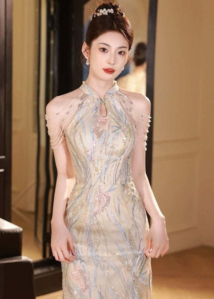 New Chinese style (新中式), champagne long Cheongsam