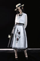 White/Black Lily Printed Ruffled Embroidered Bow Gothic Lolita Skirt