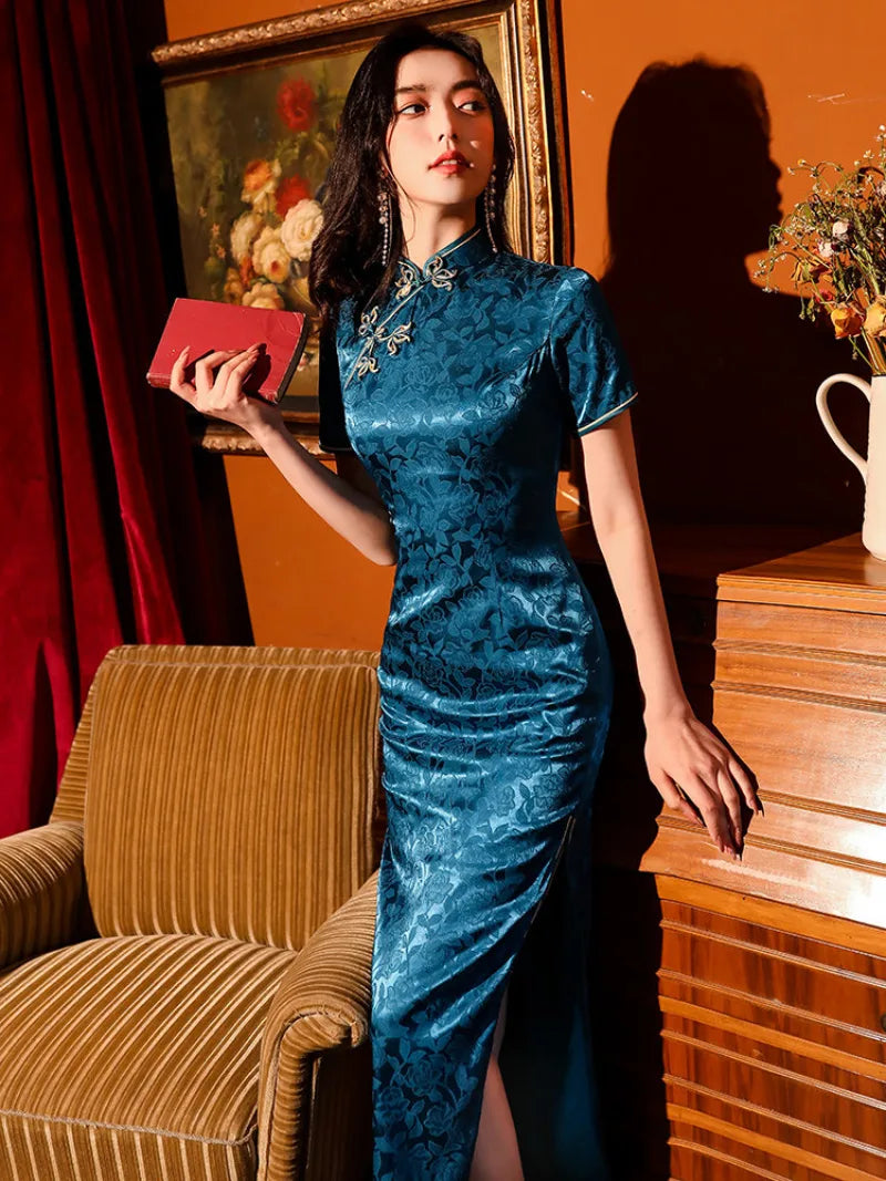 Blue cheongsam dresses with modern design, elegant vintage Qipao for women
