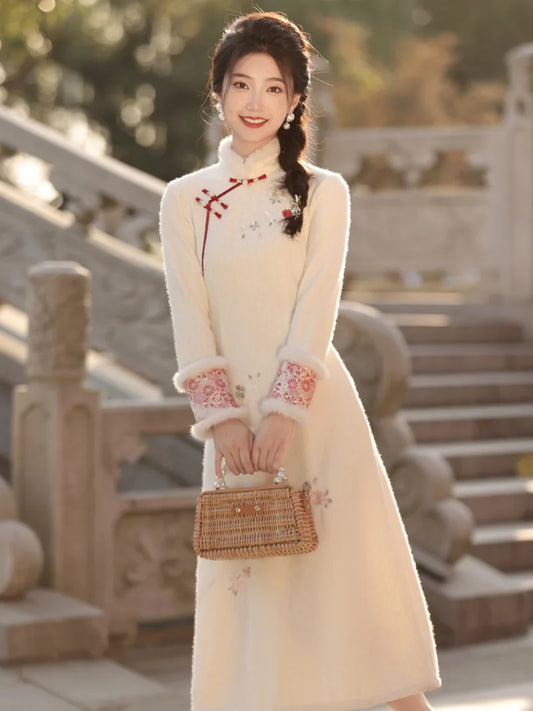 Cheongsam Winter | Graceful Beige Fleece-Lined Warm Qipao Dress