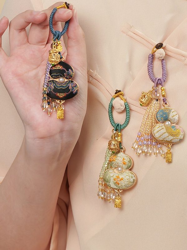 Chinese Brocade Fragrance Pouch Elegant Hanging Charm with Tassel