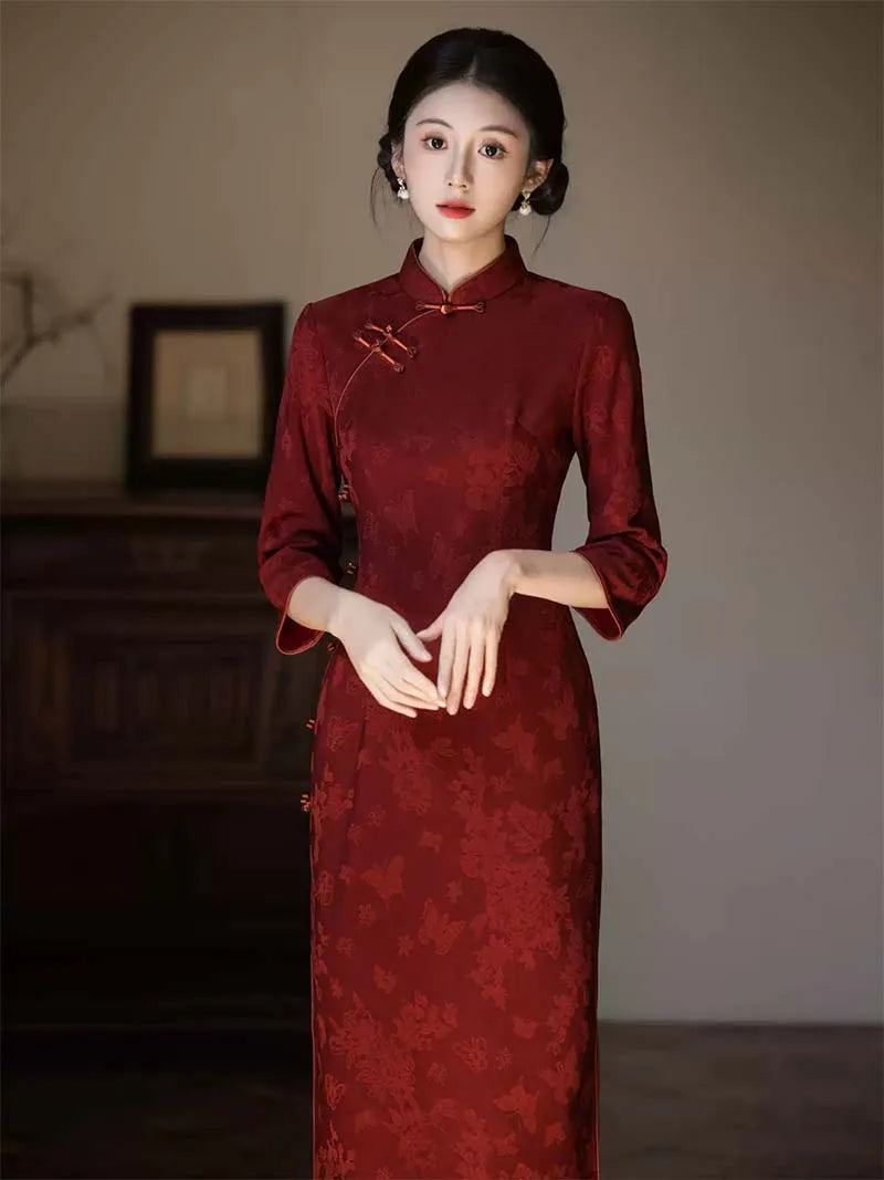 Chinese Qipao Wedding Dress | Exquisite Red Long-Sleeve Cheongsam