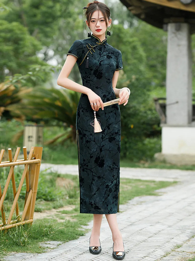 Lightweight summer Chinese traditional dress qipao long slim-fit cheongsam with vintage design and daily wear elegance