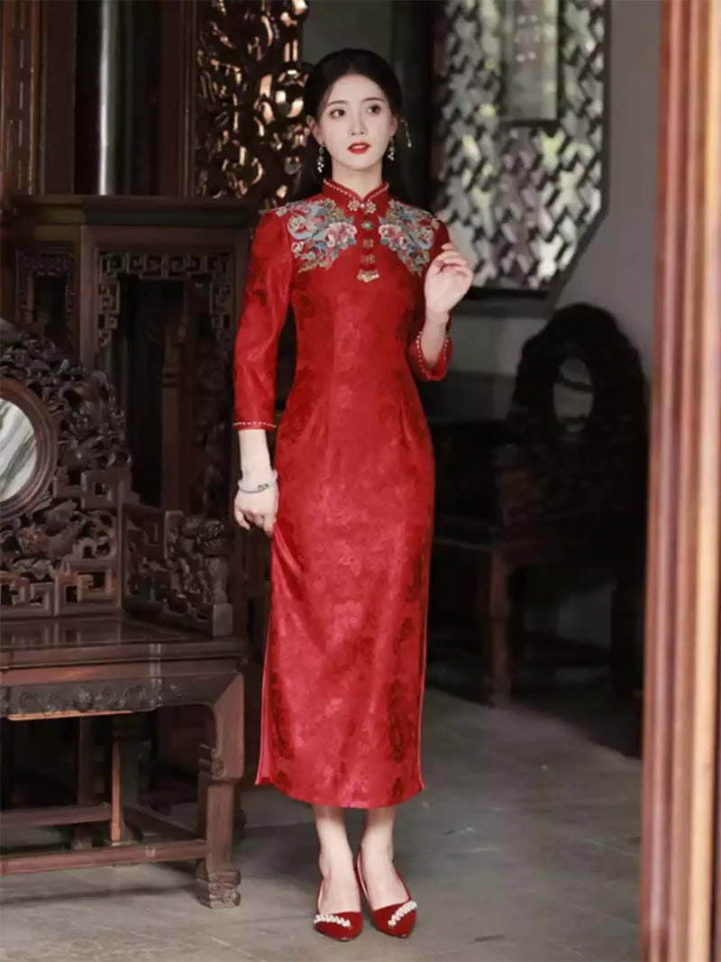 Chinese wedding dress qipao in red, autumn winter bridal gown with long sleeves for engagement and banquet