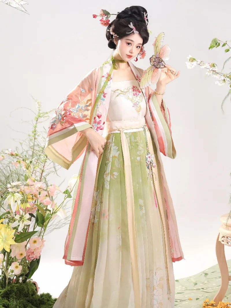 Fairy hanfu dress Song style short sleeve beizi with soft pastel spring tones