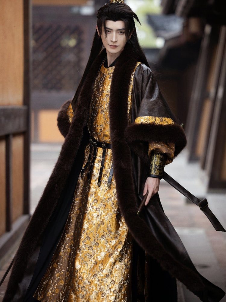Gold Brocade Hanfu Robe | Tang Fur-Lined Coat Set