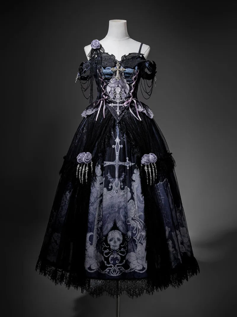 Elegant gothic lolitia dress set with lace top and dark Cal-style skirt, inspired by gothic fashion and Lolita aesthetics.