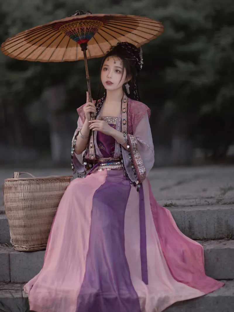 Hanfu clothing female Song Dynasty cosplay set with flowing sleeves and delicate embroidery.