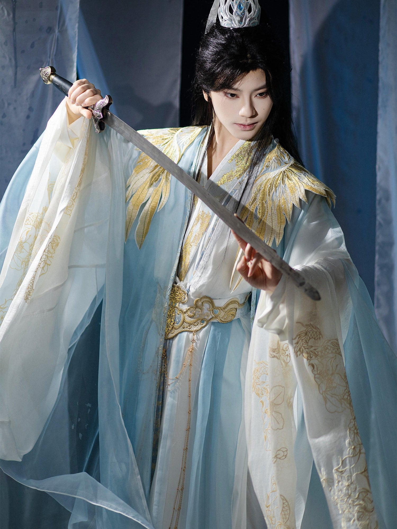 Men’s Hanfu Costume – Blue White Cross-Collar Celestial Layered Long Robe