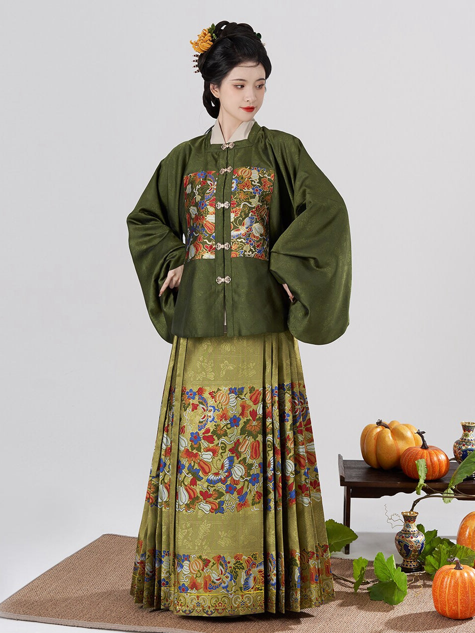 Gourd Butterfly Ming Dynasty Hanfu Set with Mamian Skirt