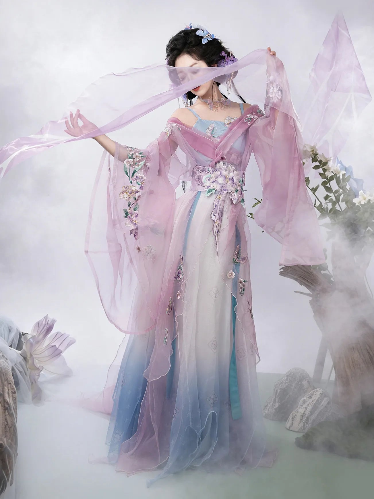 Butterfly Embroidered Warring States Hanfu Set for Women