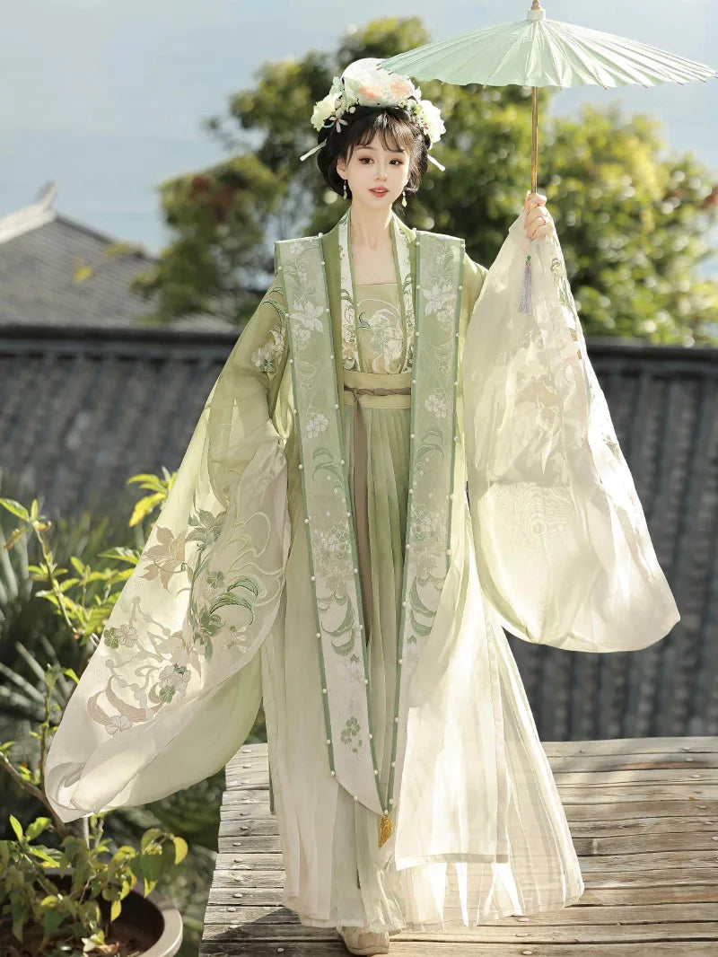 Hanfu for sale Song style set with heavy embroidery and elegant xiapei