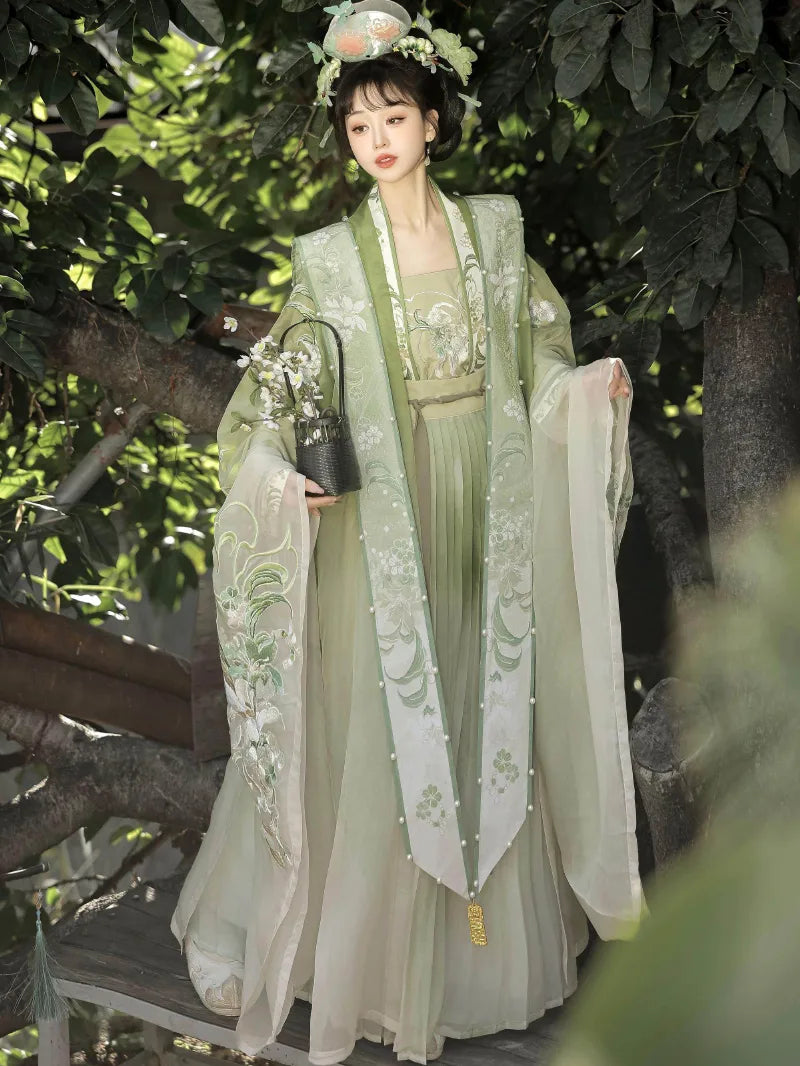 Hanfu for sale Song style set with heavy embroidery and elegant xiapei