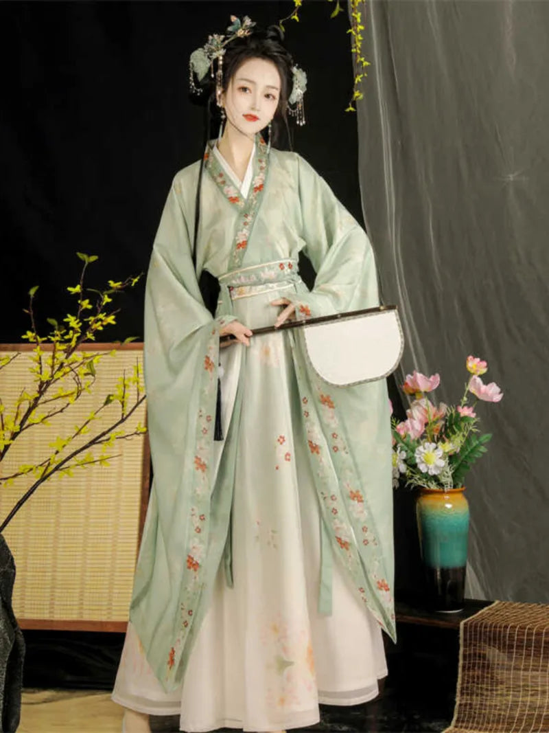 Elegant Hanfu Han Dynasty Qi-waist Ruqun for women with flowing wide sleeves and fairy-like traditional Chinese style