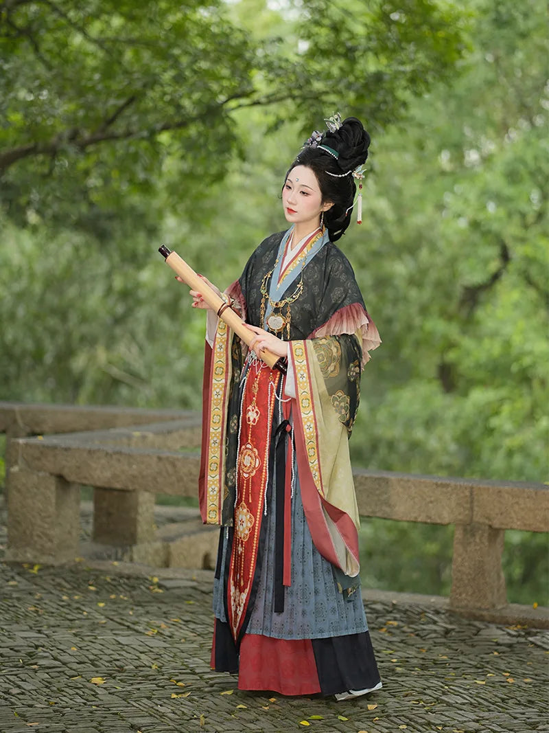 Hanfu in Chinese | Traditional Hanfu Dress for Spring & Autumn