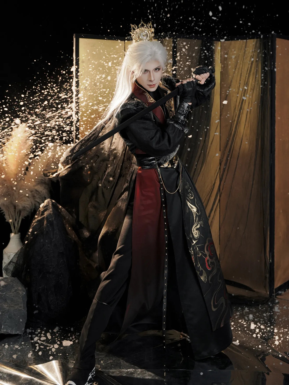 Black Gold Embroidered Hanfu Male Outfit – Wuxia Warrior Xianxia Style