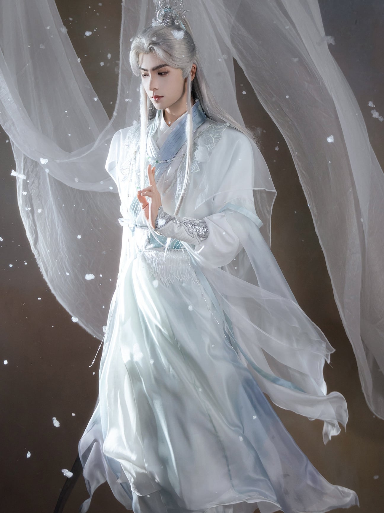 White Hanfu Male Outfit – Xianxia Fairy Style Flowing Robe