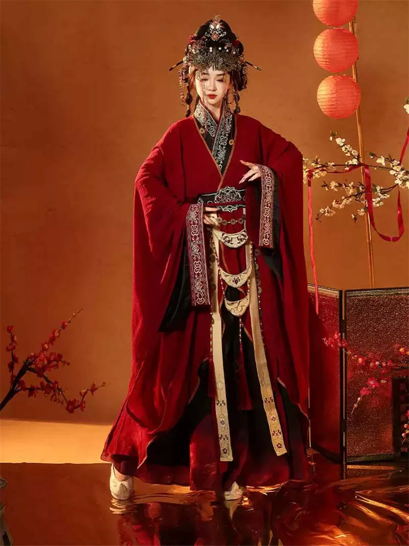 Hanfu Traditional straight-hem Warring States robe with exquisite embroidery and refined red fabric