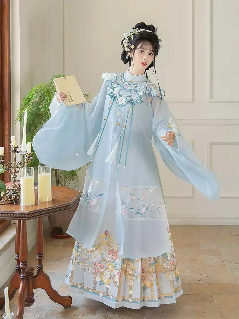 Horse Face Skirt | Ming Dynasty Hanfu with Cloud Shoulder & Stand Collar