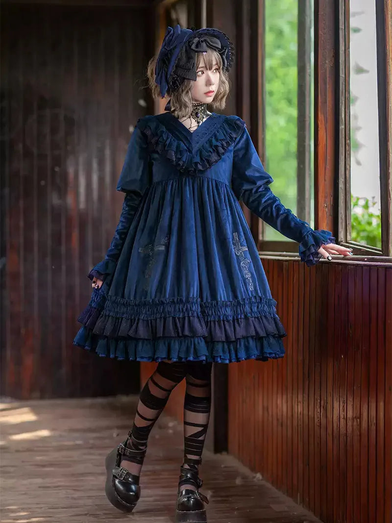 Charming autumn Lolita outfit featuring the Holy Fruit Manor embroidered OP dress, combining elegance, vintage details, and refined craftsmanship.