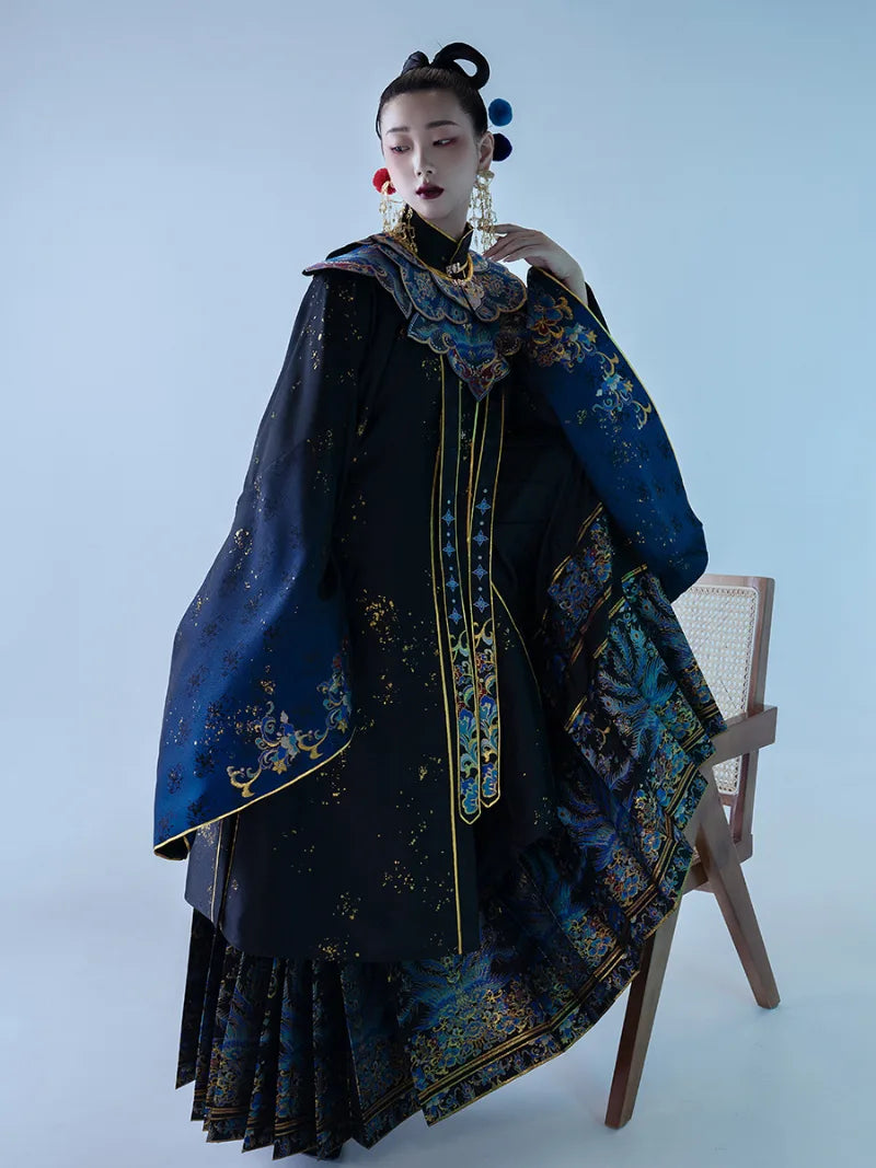 Ming Dynasty clothing stand-collar robe with cloud-shoulder design and woven gold Mamian skirt